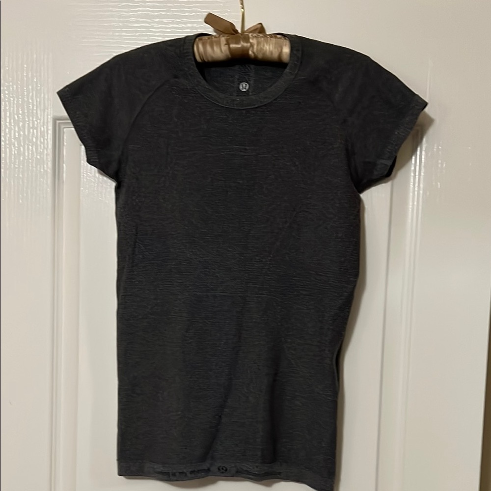Lululemon Athletica Gray Fitted Cap Sleeve Tee